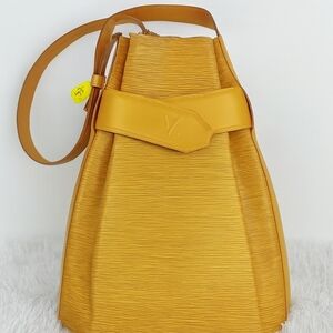 Louis Vuitton Tan Leather Shoulder Bag